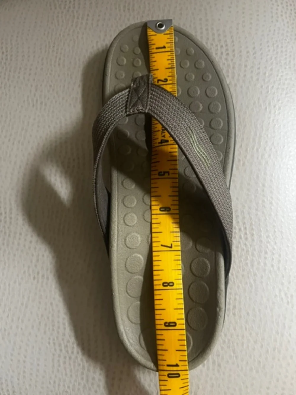 Women's - Vionic Wave Taupe Gray - Unisex Orthotic Flip Flop / Sandals  W7 / M6